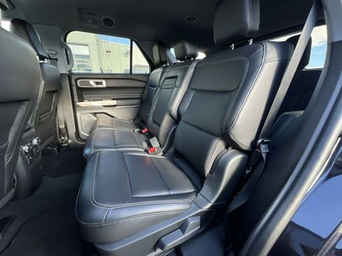 Used 2022 Ford Explorer XLT w/ Equipment Group 202A image 24