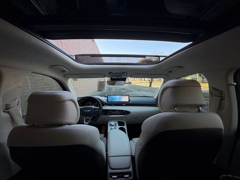 Used 2023 Genesis GV70 3.5T Sport w/ Sport Prestige Package image 27