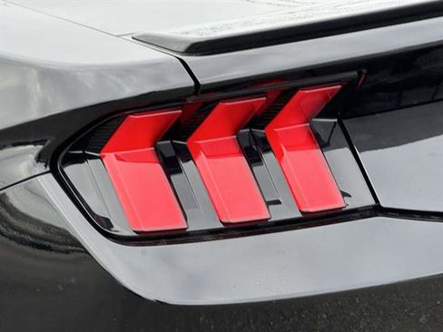 Used 2024 Ford Mustang Premium image 9