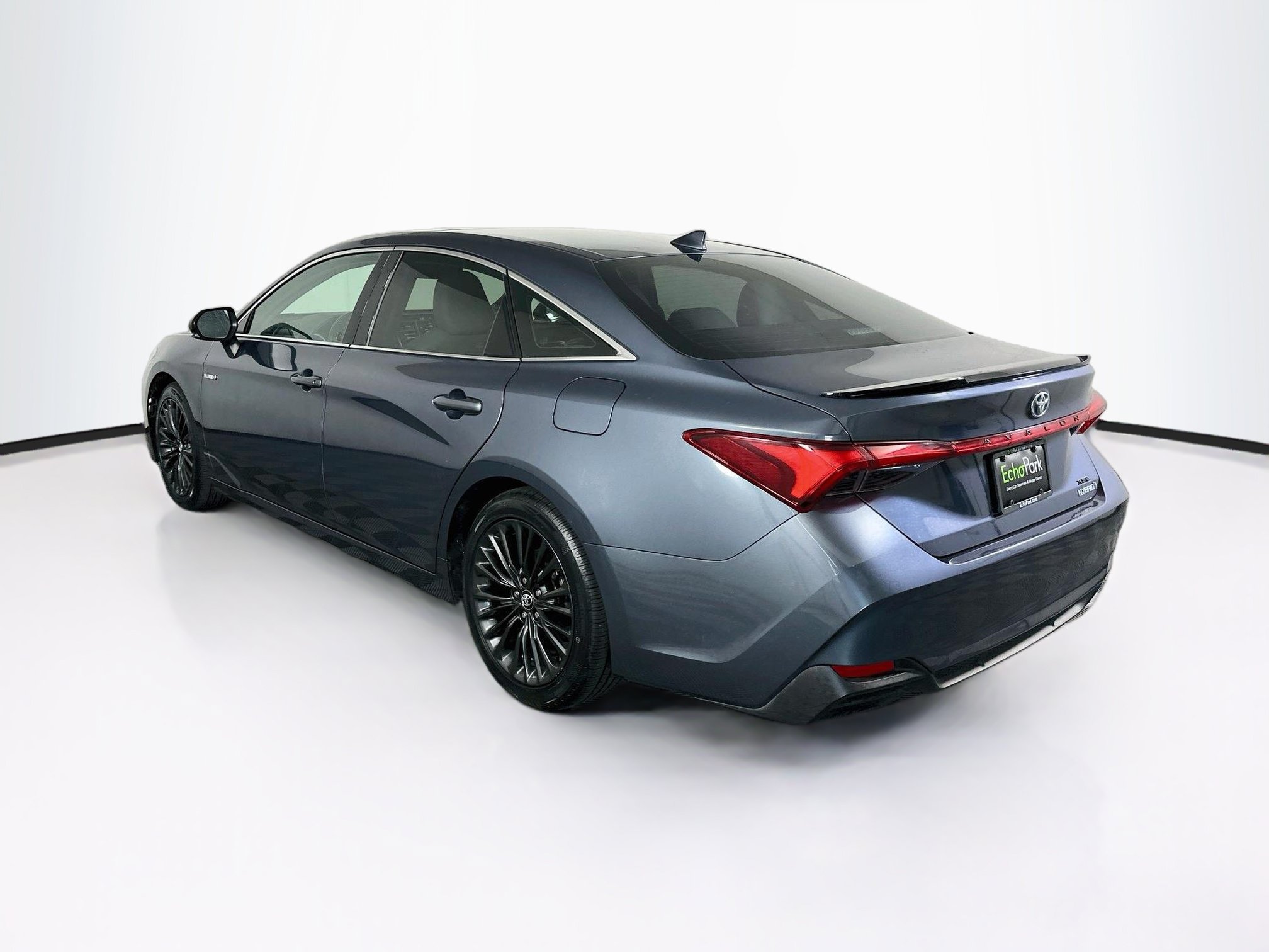Used 2019 Toyota Avalon XSE w/ Preferred Accessory Package FWD image 5