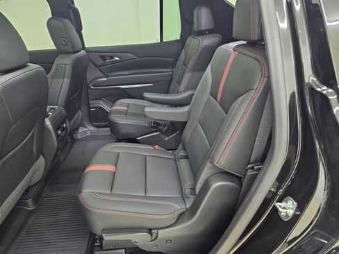 Used 2024 Chevrolet Traverse RS w/ LPO, Floor Liner Package AWD/4WD image 3
