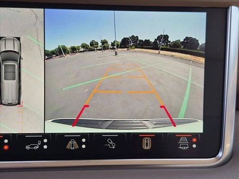 Used 2024 GMC Yukon XL Denali w/ Advanced Technology Package AWD/4WD image 14