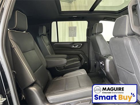 Used 2022 GMC Yukon XL SLT w/ SLT Premium Package image 20