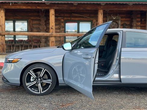 Used 2024 Honda Accord Sport image 39