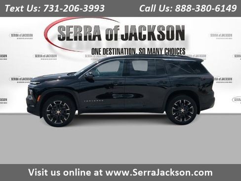 Used 2025 Chevrolet Traverse LT w/ Sun and Wheel Package FWD image 1