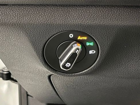 Used 2024 Volkswagen Jetta Sport image 12