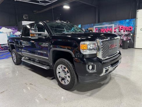 Used 2016 GMC Sierra 2500 Denali w/ Duramax Plus Package AWD/4WD image 7