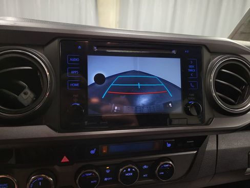 Used 2016 Toyota Tacoma TRD Off-Road w/ Premium & Technology Package image 17