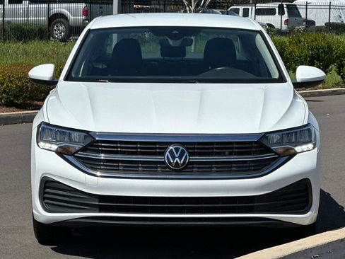 Used 2024 Volkswagen Jetta S image 8