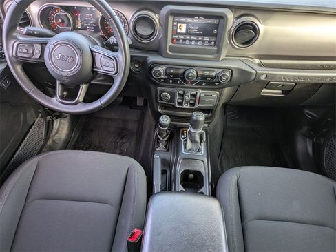 Used 2019 Jeep Wrangler Unlimited Sport S image 33