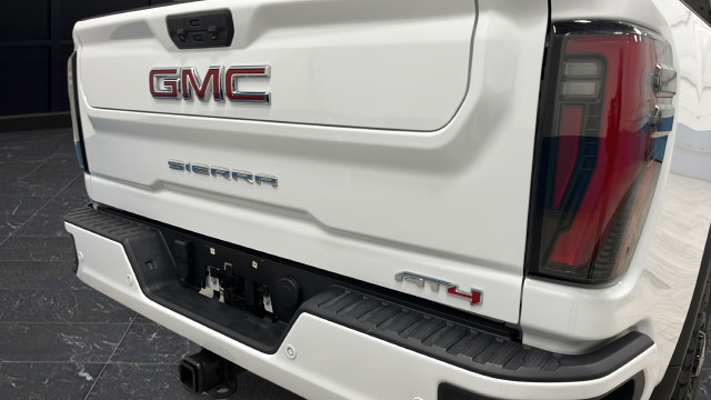 Used 2025 GMC Sierra 2500 AT4 w/ AT4 Premium Plus Package AWD/4WD image 43