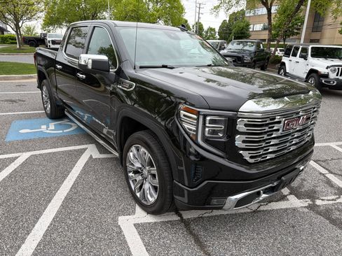 Used 2024 GMC Sierra 1500 Denali w/ Denali Reserve Package AWD/4WD image 2