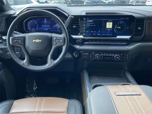 Used 2025 Chevrolet Silverado 2500 High Country w/ High Country Premium Package image 9
