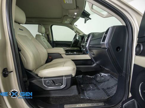Used 2018 Ford Expedition Platinum AWD/4WD image 48