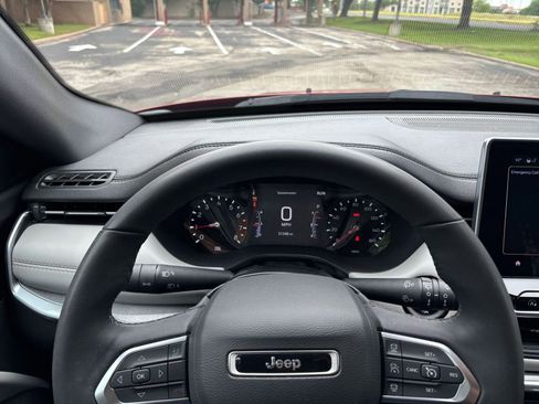 Used 2025 Jeep Compass Limited AWD/4WD image 29