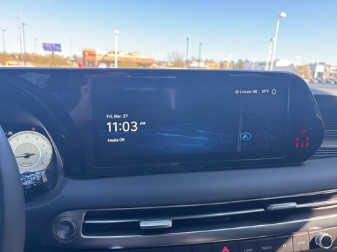 Used 2025 Hyundai Palisade Calligraphy image 21