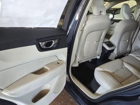 New 2026 Volvo XC60 B5 Ultra w/ Protection Package Premier AWD/4WD image 15