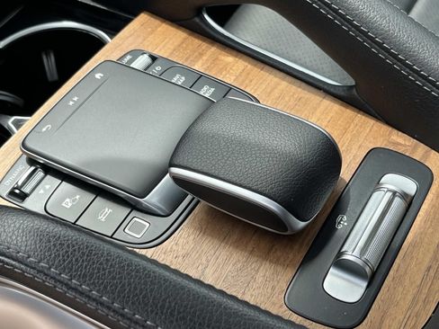 Certified 2025 Mercedes-Benz GLS 450 4MATIC w/ AMG Line Exterior image 40