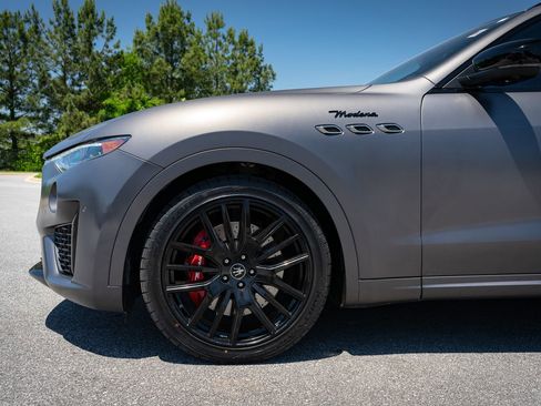 Used 2022 Maserati Levante Modena AWD/4WD image 11