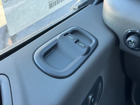 New 2025 Ford Transit 250 148 Medium Roof image 10