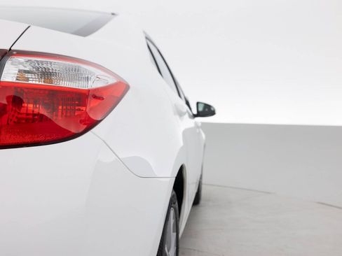 Used 2015 Toyota Corolla LE FWD image 14