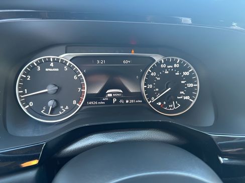 Used 2025 Nissan Pathfinder SL AWD/4WD image 29