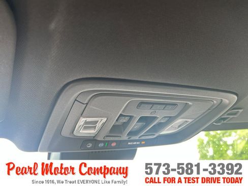 Used 2025 GMC Sierra 1500 SLT w/ SLT Premium Package AWD/4WD image 16