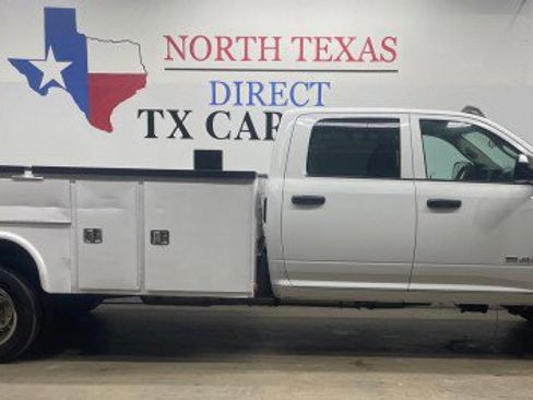 Used 2021 RAM 5500 Tradesman w/ Chrome Appearance Group image 4