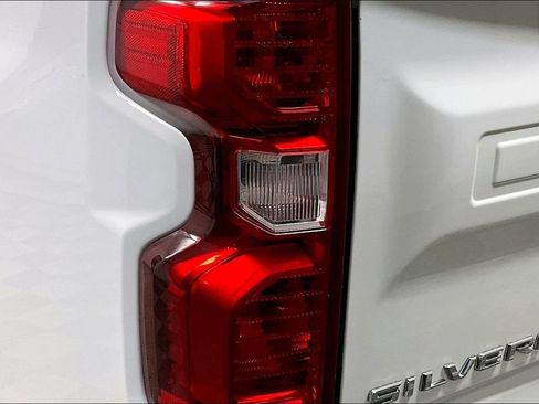Used 2022 Chevrolet Silverado 1500 Custom image 28