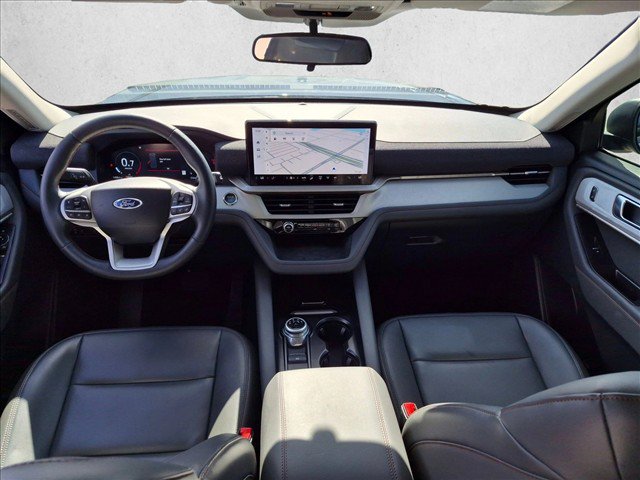 Used 2025 Ford Explorer Active w/ Active Comfort Package RWD image 16