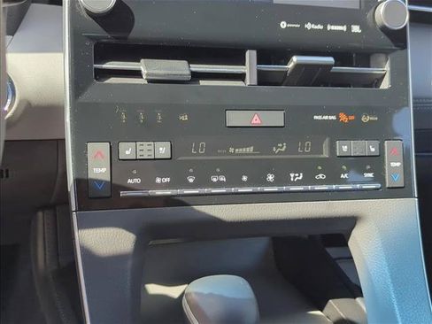 Used 2019 Toyota Avalon Limited w/ All Weather Liner Package FWD image 24