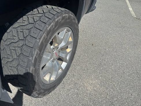 Used 2018 GMC Sierra 1500 SLT AWD/4WD image 9