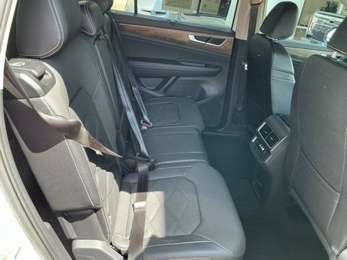 Used 2025 Volkswagen Atlas SE AWD/4WD image 21