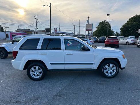 Used 2008 Jeep Grand Cherokee Laredo AWD/4WD image 4