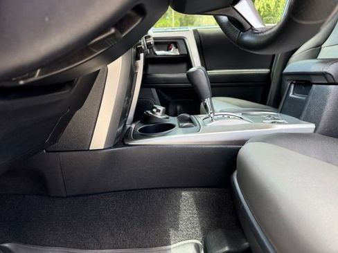 Used 2020 Toyota 4Runner SR5 Premium w/ Moonroof Package AWD/4WD image 27