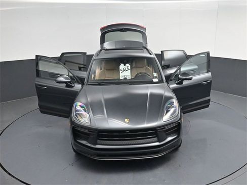 Used 2022 Porsche Macan image 61