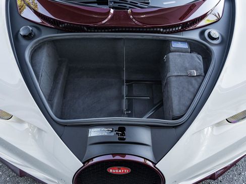 Used 2021 Bugatti Chiron image 38