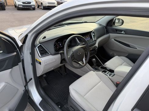Used 2017 Hyundai Tucson SE image 22