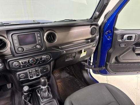 Used 2019 Jeep Wrangler Unlimited Sport S AWD/4WD image 18
