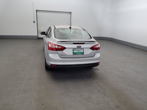 Used 2014 Ford Focus SE w/ Equipment Group 201A FWD image 6