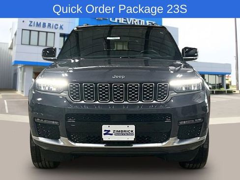 Used 2023 Jeep Grand Cherokee L Summit w/ Luxury Tech Group V image 2