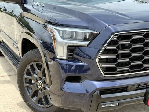 Used 2024 Toyota Sequoia Platinum AWD/4WD image 4