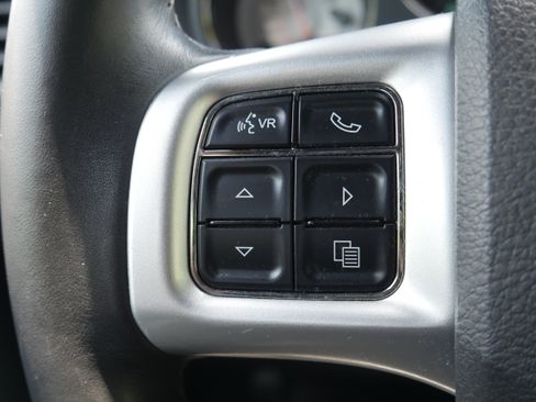 Used 2011 Dodge Challenger RWD image 21