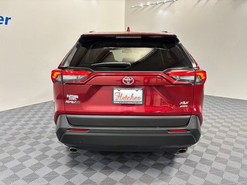 Used 2021 Toyota RAV4 XLE Premium AWD/4WD image 4
