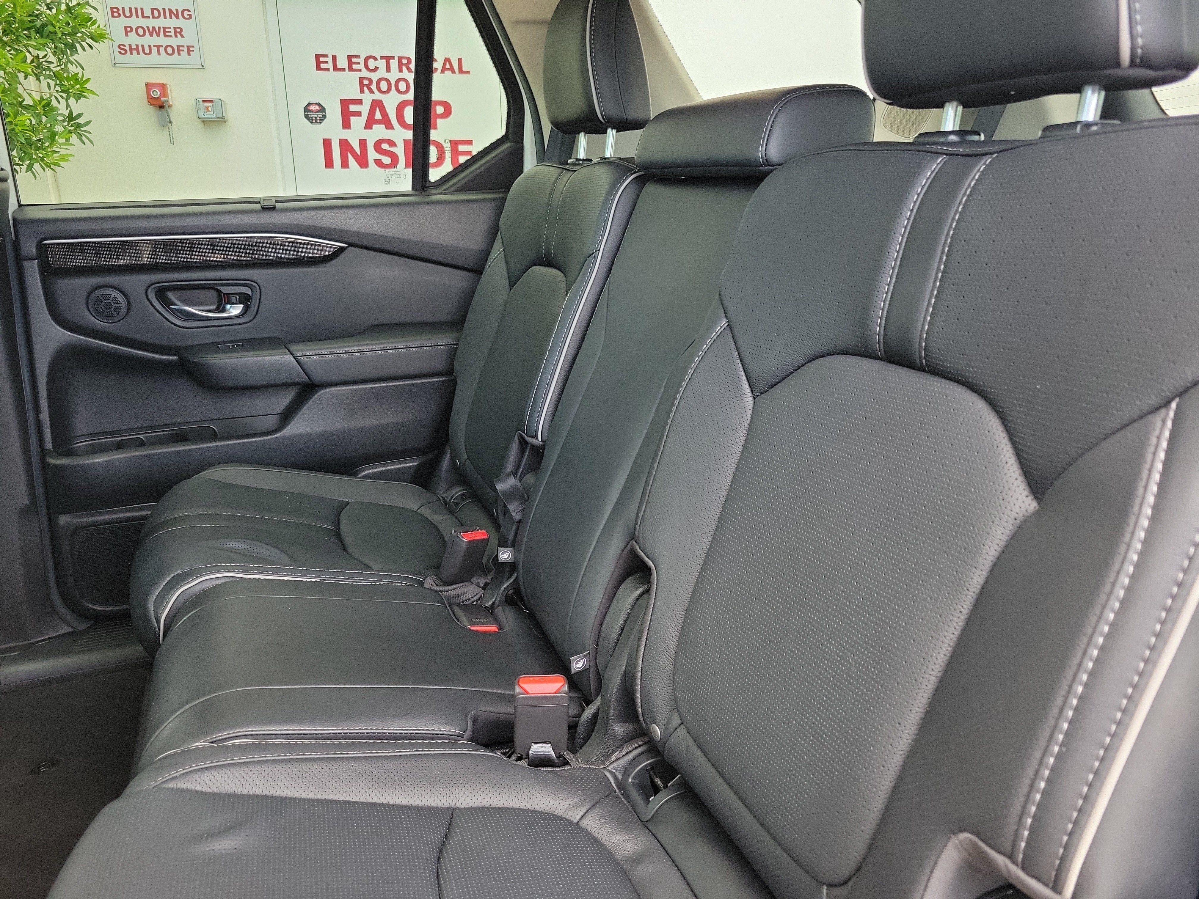 Used 2024 Honda Pilot Elite image 17