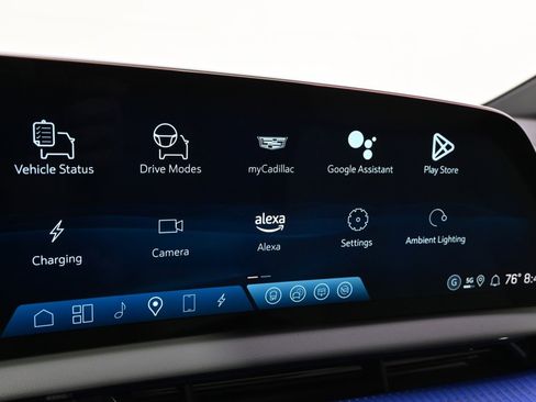 New 2025 Cadillac Optiq Sport 1 image 24