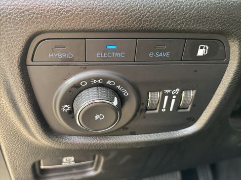 Used 2023 Jeep Grand Cherokee 4WD 4xe image 17