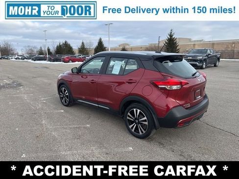 Used 2018 Nissan Kicks SR w/ Premium Package image 3