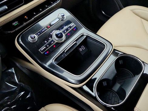 Used 2022 Lincoln Nautilus AWD w/ Premium Package image 16