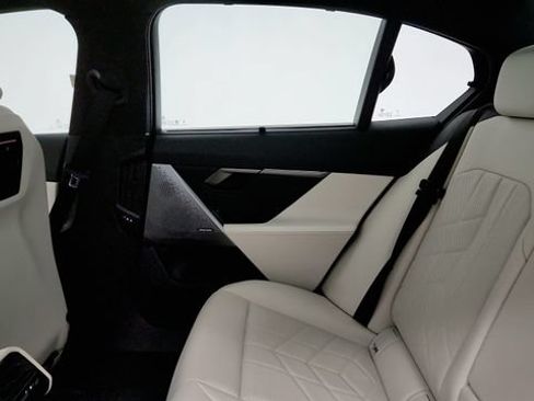 Used 2026 BMW 530i RWD image 43